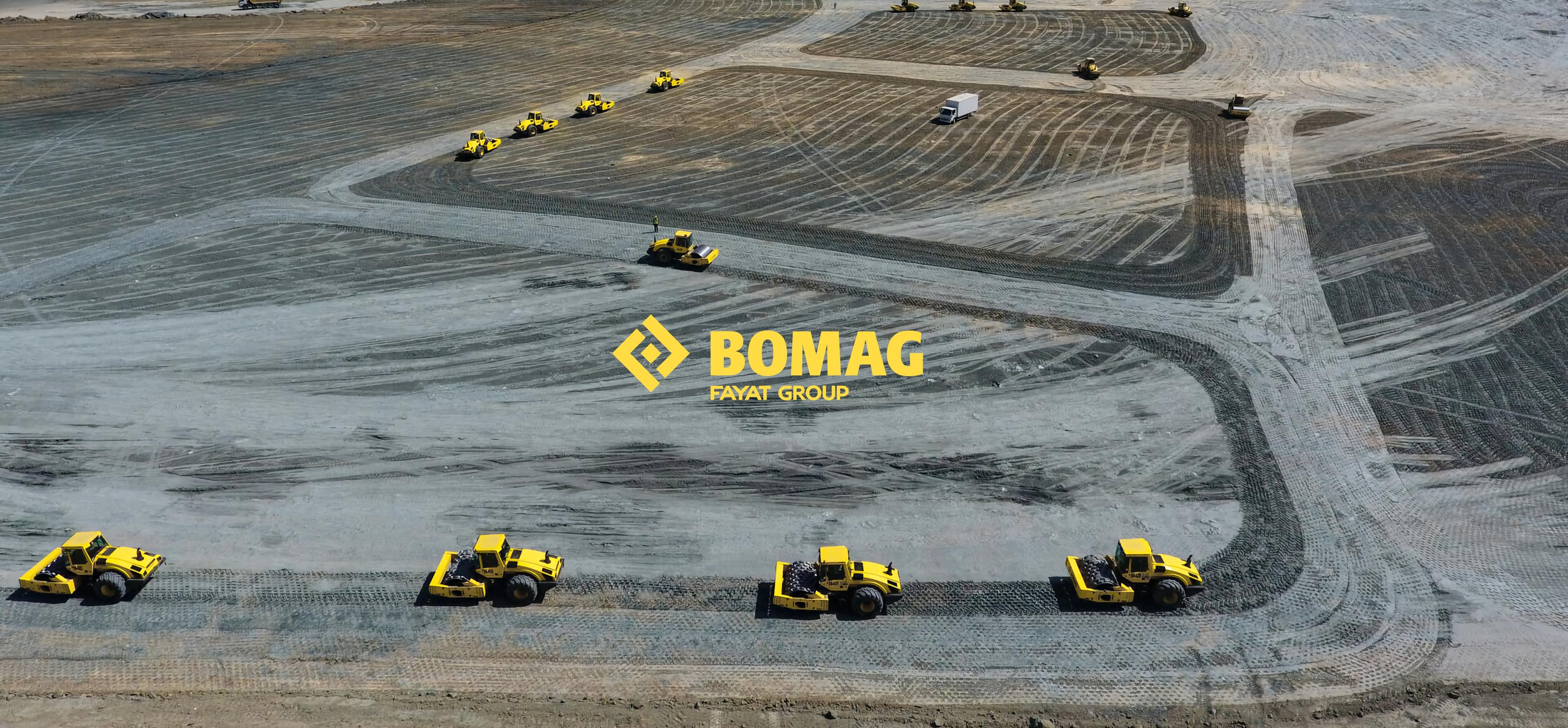 Planierende BOMAG Geräte und BOMAG Logo